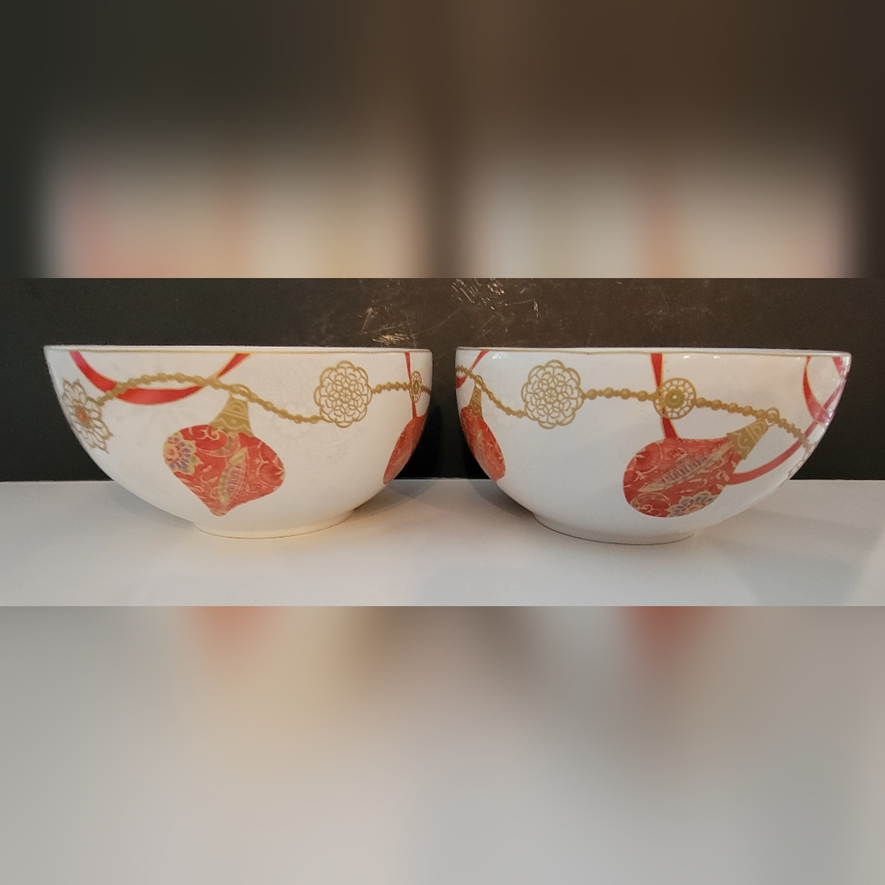 Westbury Court Opulent Ornaments Red Holiday Gold Cereal/Soup Bowls Set of 2